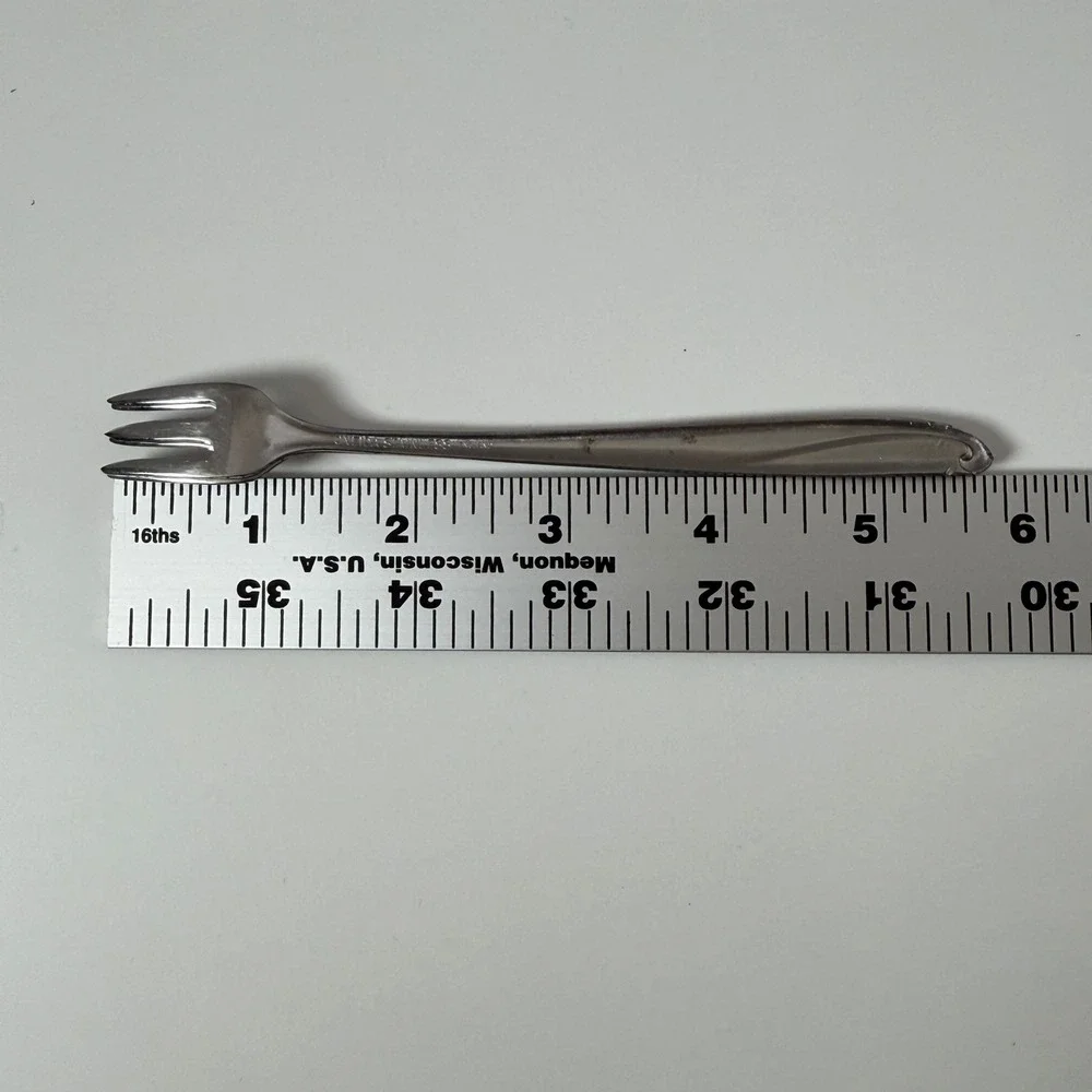 Oneida Stainless England‎ Cocktail Seafood Forks Set of 2 Swirl Handle 5.5 Inch